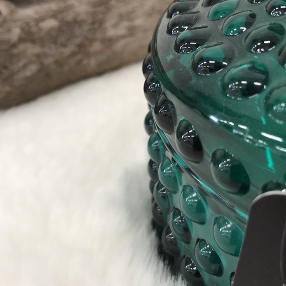 House of Harlow 1960 Ocean Jasper Soy Blend 3 Wick Candle 14oz with tassels - Picture 2 of 5